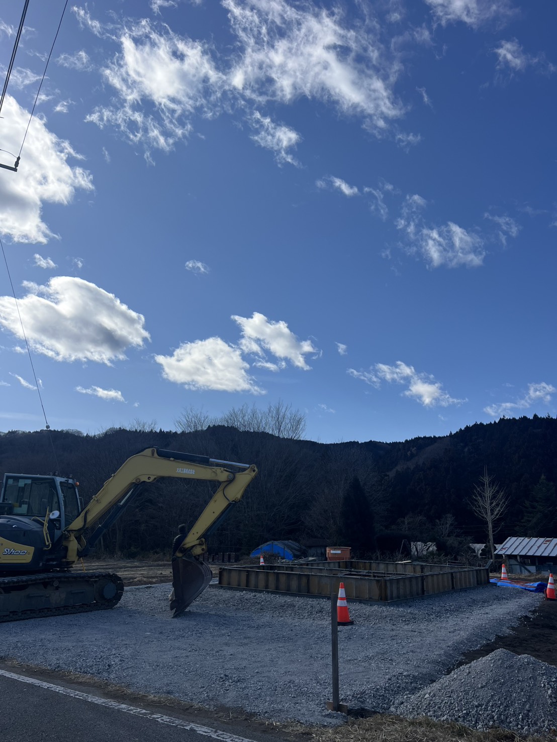 加工場を建設中